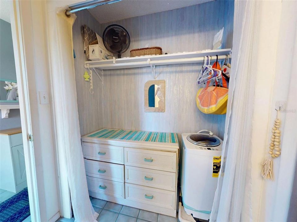 For Sale: $198,000 (1 beds, 1 baths, 459 Square Feet)