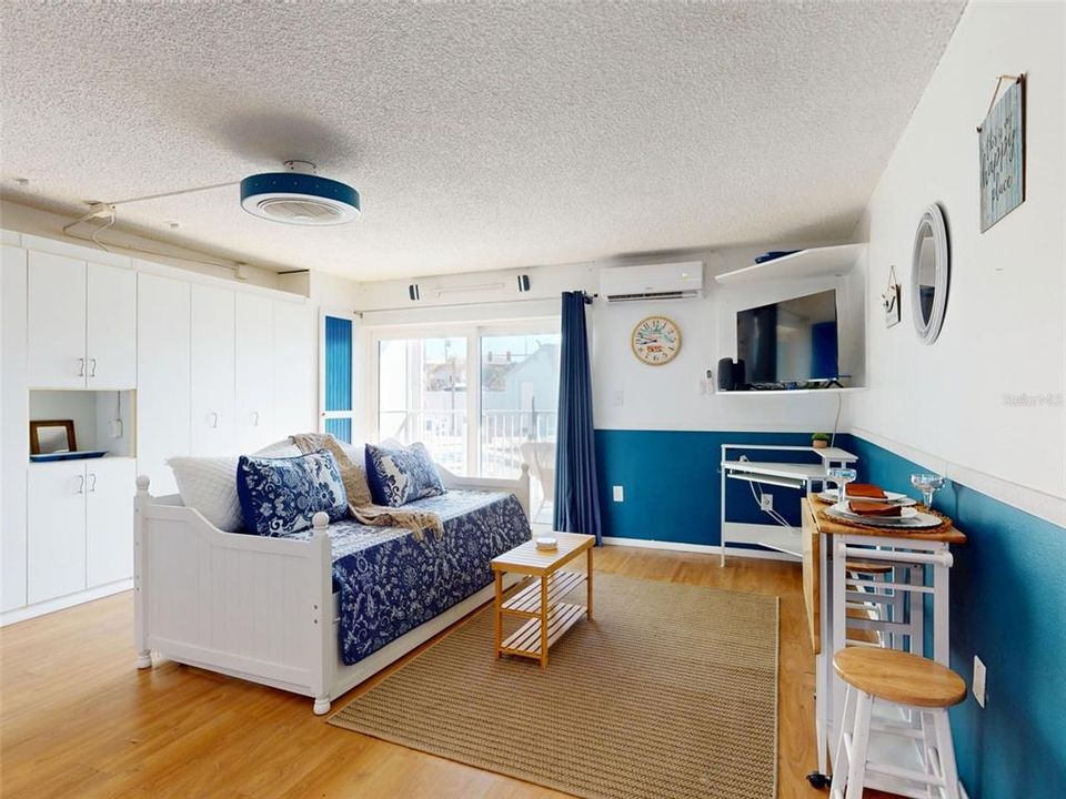 For Sale: $198,000 (1 beds, 1 baths, 459 Square Feet)