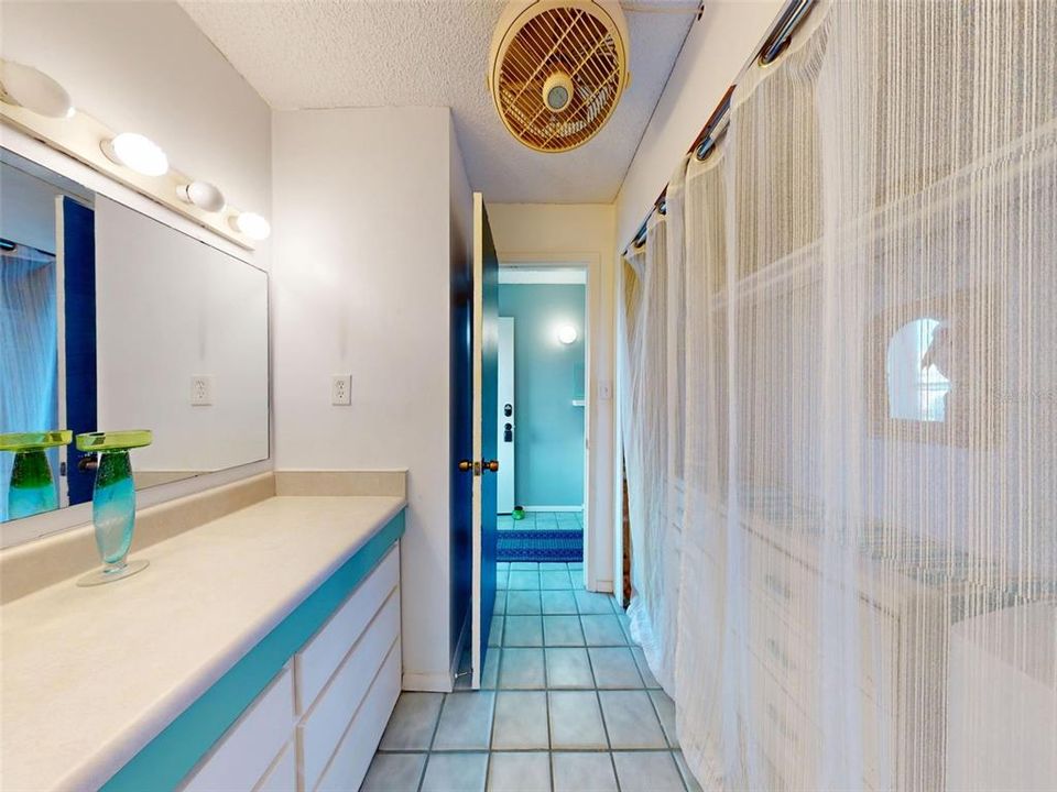 For Sale: $198,000 (1 beds, 1 baths, 459 Square Feet)