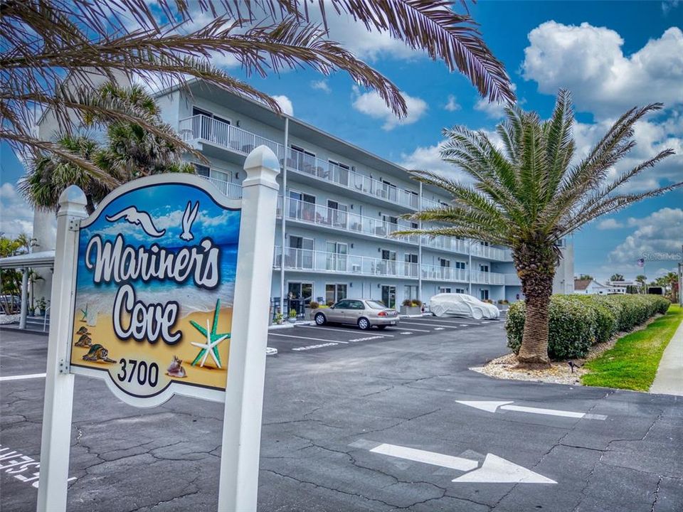 For Sale: $198,000 (1 beds, 1 baths, 459 Square Feet)
