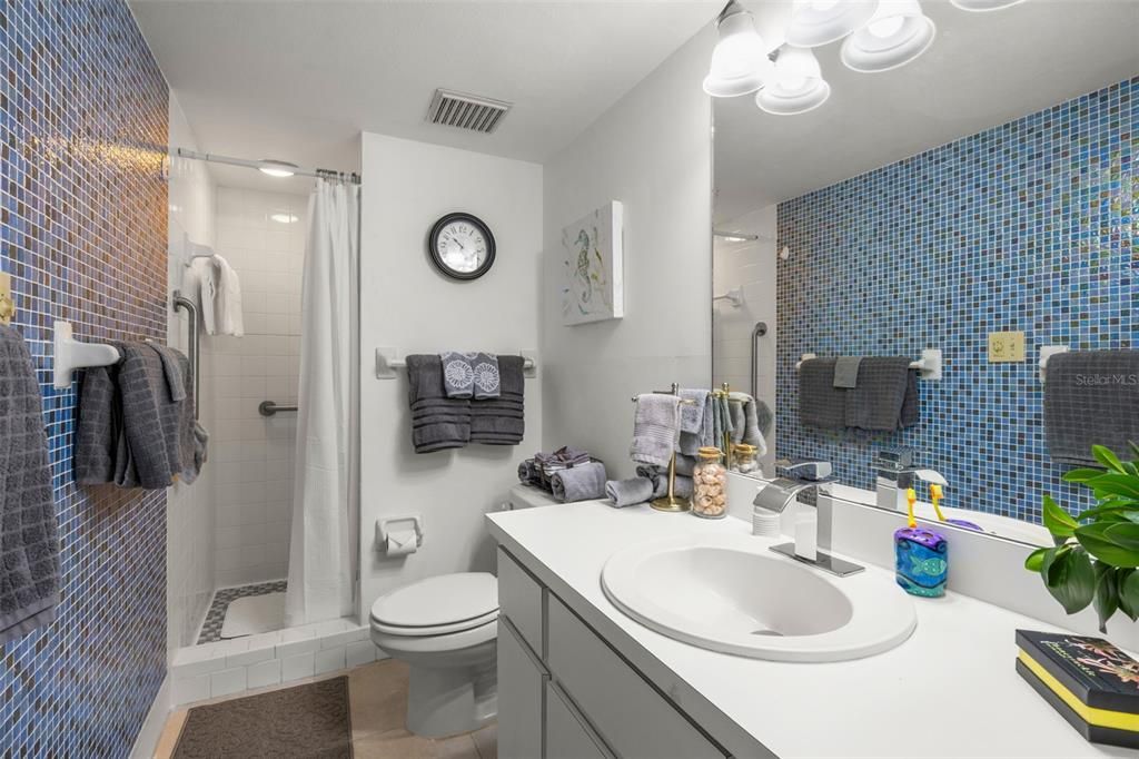Activo con contrato: $149,900 (2 camas, 2 baños, 1054 Pies cuadrados)