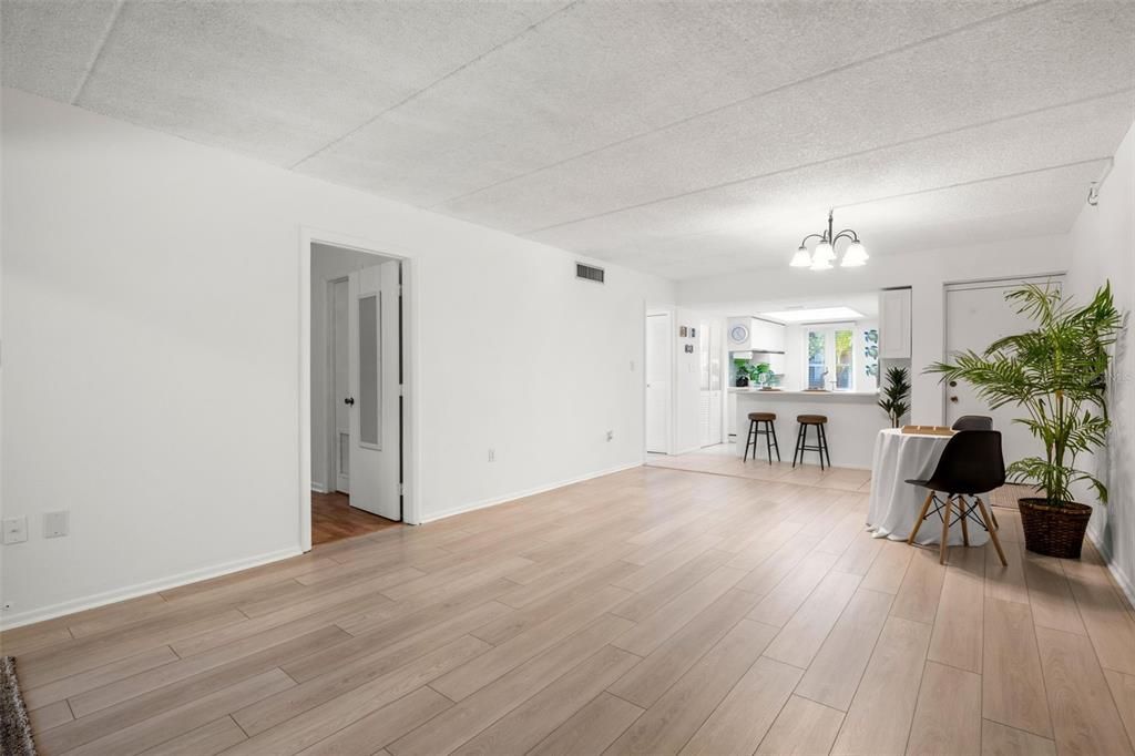 Activo con contrato: $149,900 (2 camas, 2 baños, 1054 Pies cuadrados)