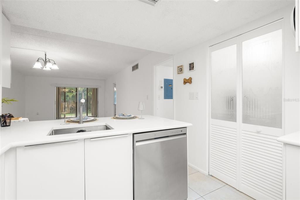 Activo con contrato: $149,900 (2 camas, 2 baños, 1054 Pies cuadrados)