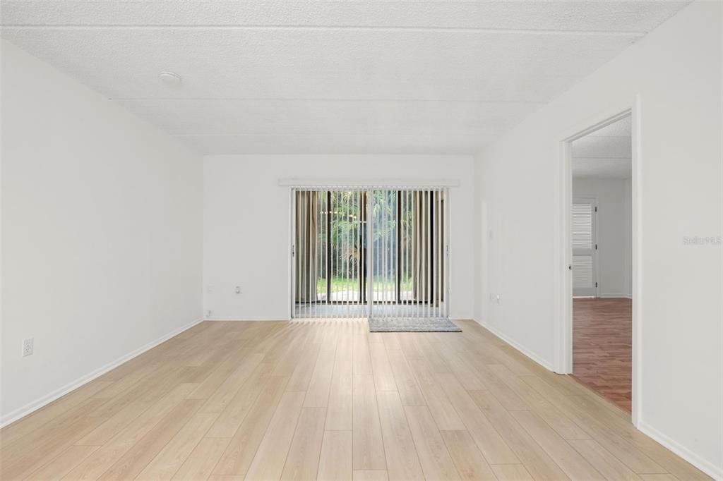 Activo con contrato: $149,900 (2 camas, 2 baños, 1054 Pies cuadrados)