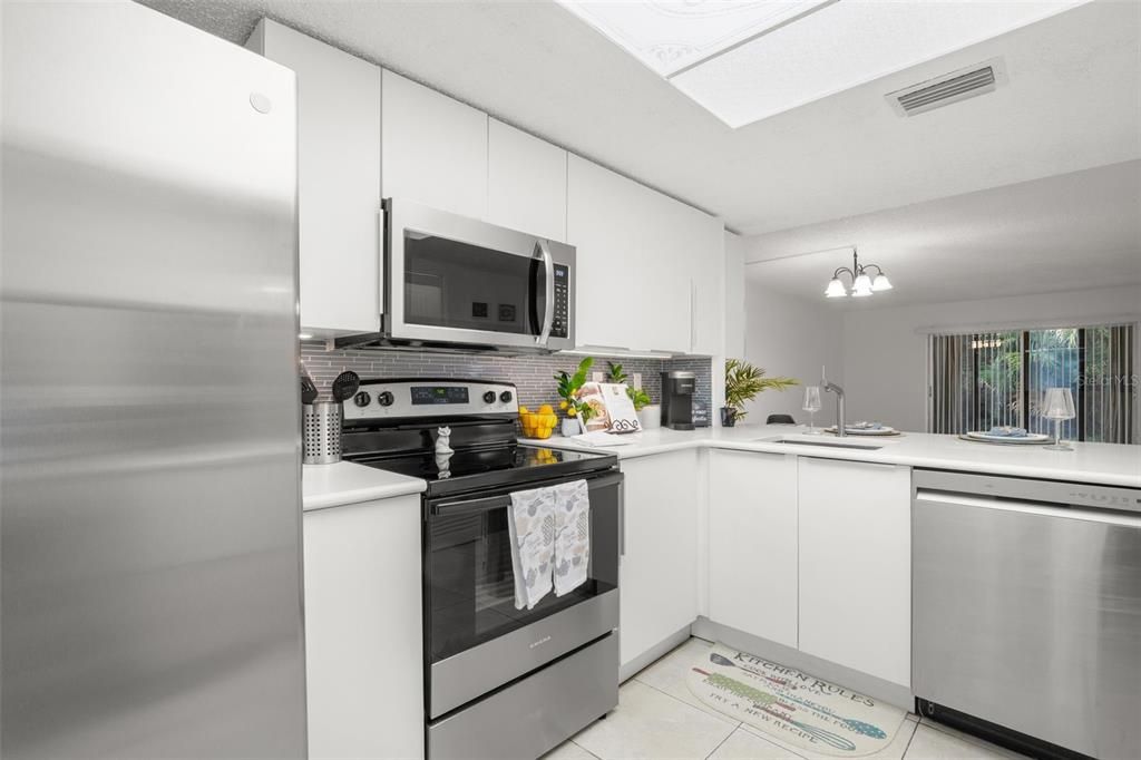Activo con contrato: $149,900 (2 camas, 2 baños, 1054 Pies cuadrados)