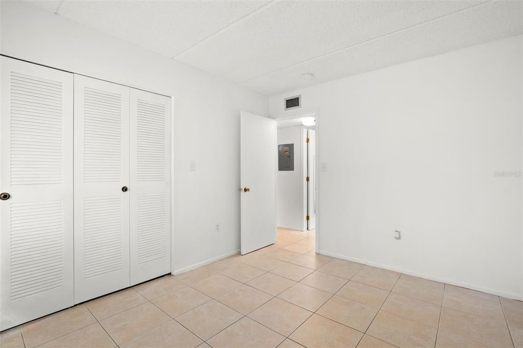Activo con contrato: $149,900 (2 camas, 2 baños, 1054 Pies cuadrados)