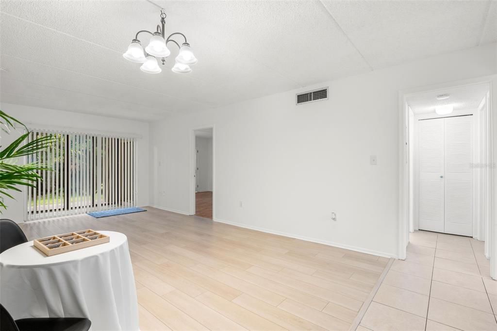 Activo con contrato: $149,900 (2 camas, 2 baños, 1054 Pies cuadrados)