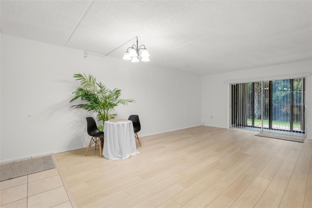 Activo con contrato: $149,900 (2 camas, 2 baños, 1054 Pies cuadrados)