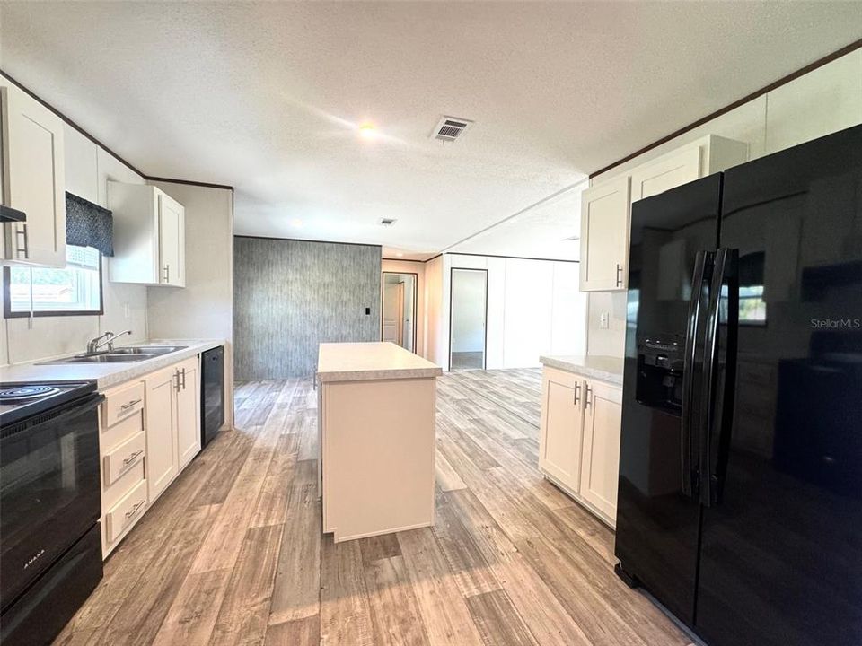 For Sale: $259,950 (3 beds, 2 baths, 1456 Square Feet)