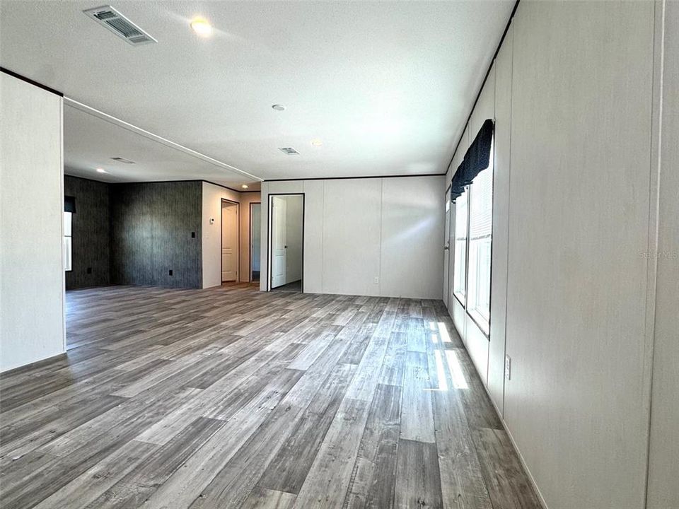 For Sale: $259,950 (3 beds, 2 baths, 1456 Square Feet)