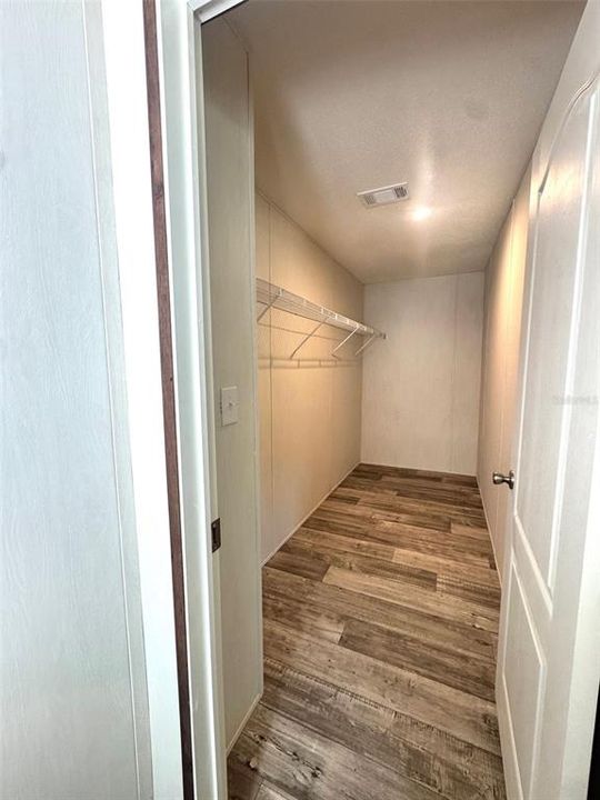 For Sale: $259,950 (3 beds, 2 baths, 1456 Square Feet)