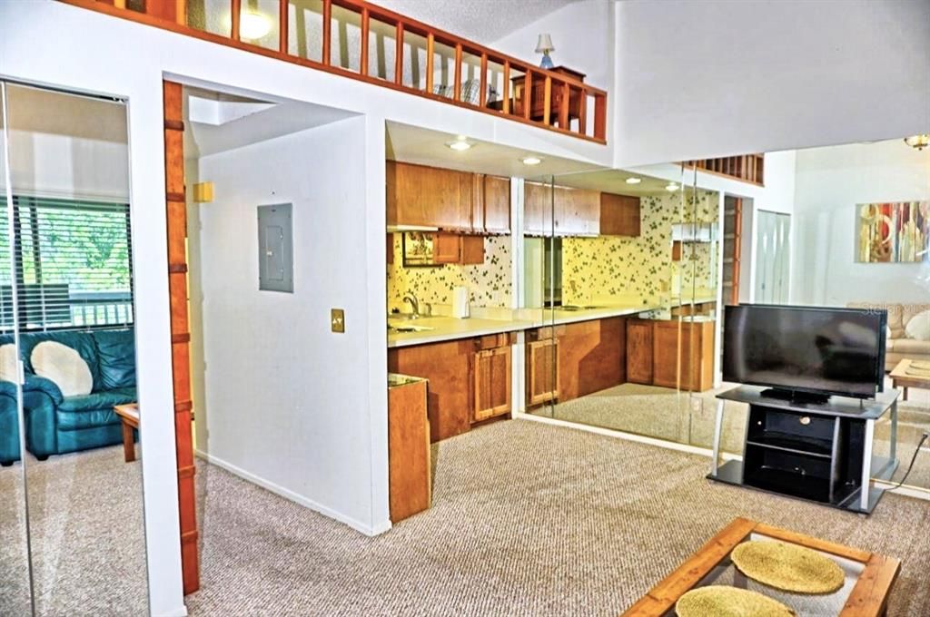 For Sale: $144,900 (1 beds, 1 baths, 666 Square Feet)
