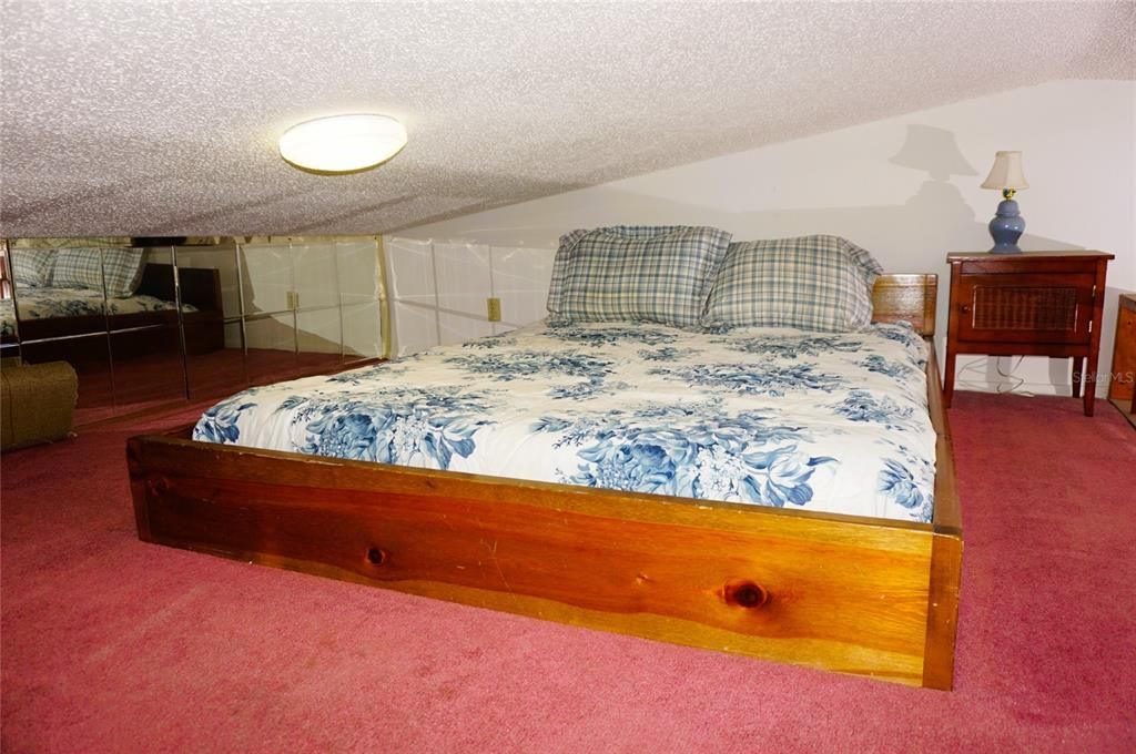 For Sale: $144,900 (1 beds, 1 baths, 666 Square Feet)