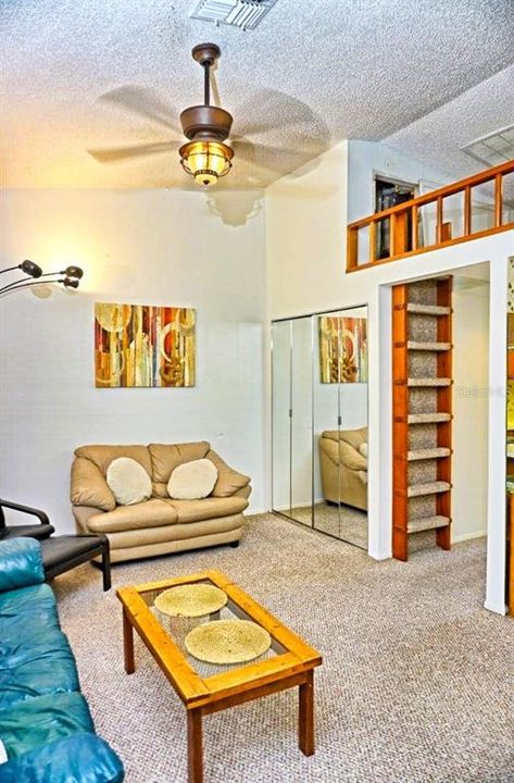 For Sale: $144,900 (1 beds, 1 baths, 666 Square Feet)