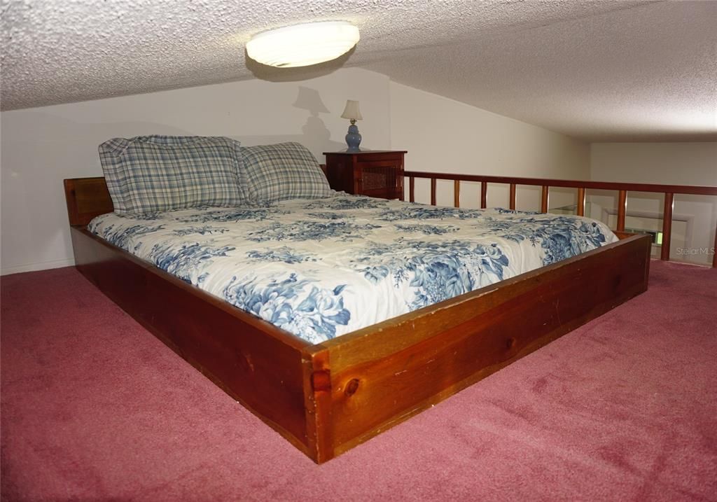 For Sale: $144,900 (1 beds, 1 baths, 666 Square Feet)
