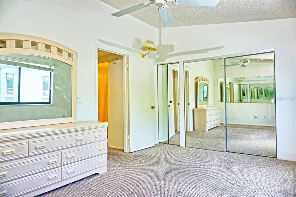 For Sale: $144,900 (1 beds, 1 baths, 666 Square Feet)