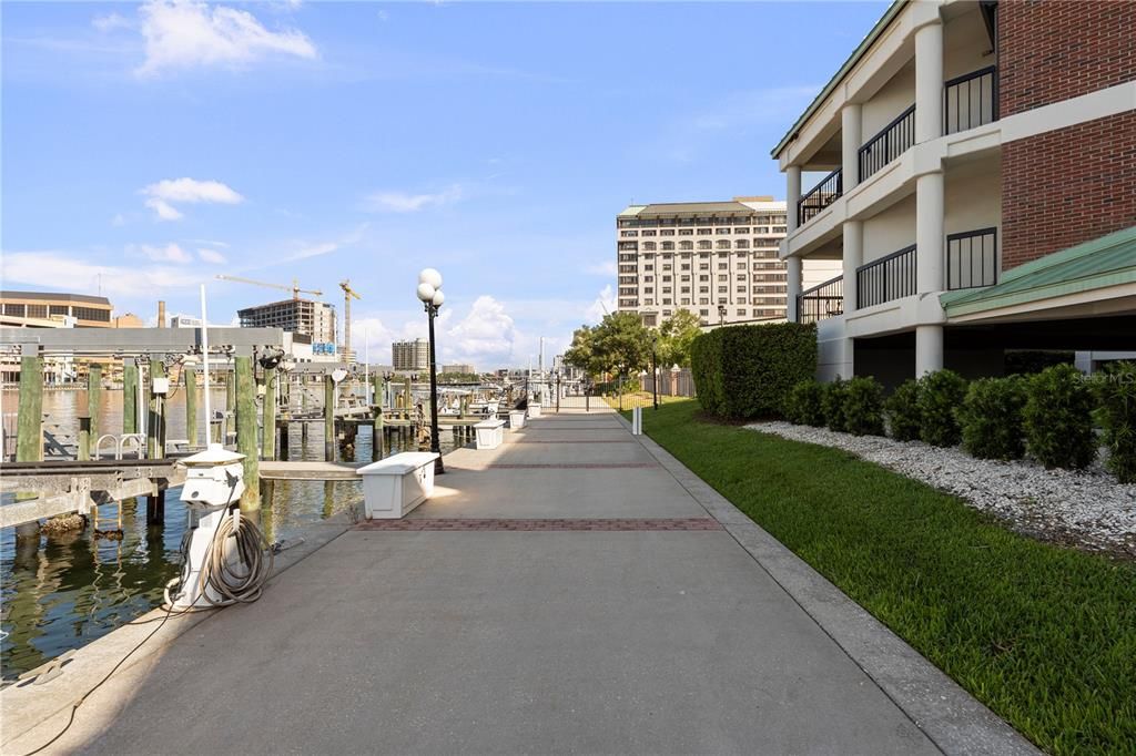 Active With Contract: $775,000 (2 beds, 2 baths, 1505 Square Feet)