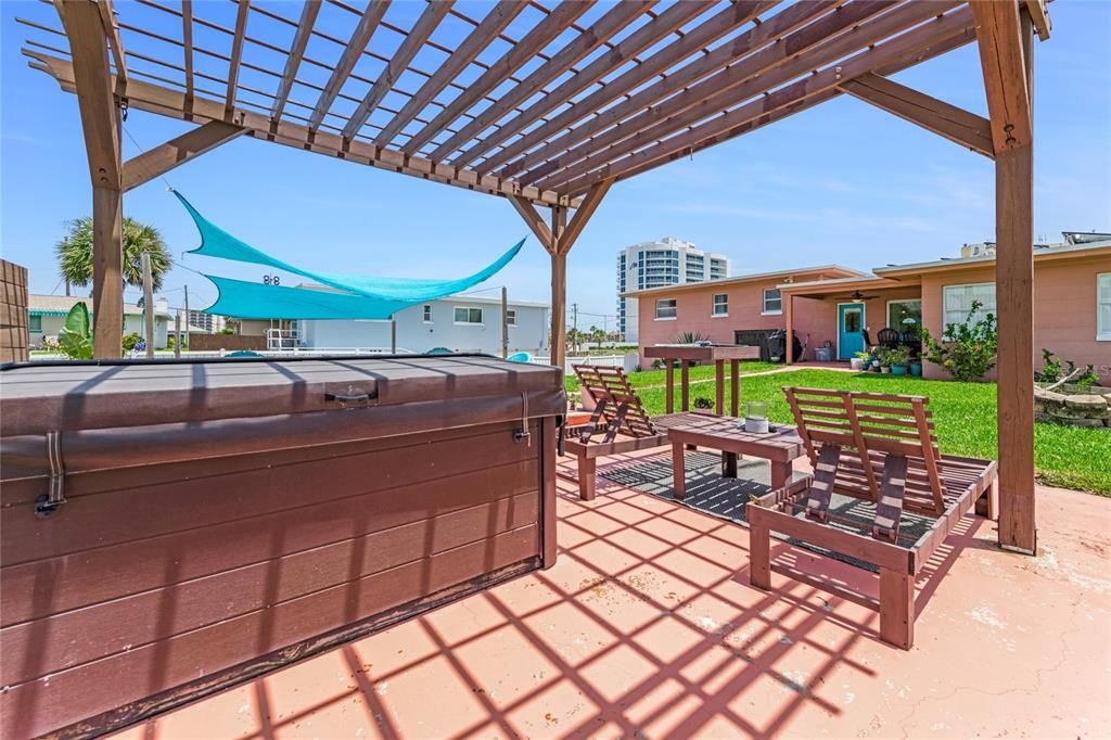 Active With Contract: $499,000 (3 beds, 2 baths, 1836 Square Feet)