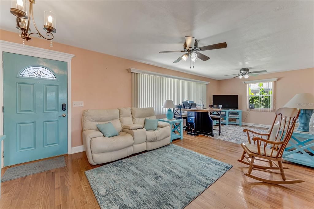 Active With Contract: $499,000 (3 beds, 2 baths, 1836 Square Feet)