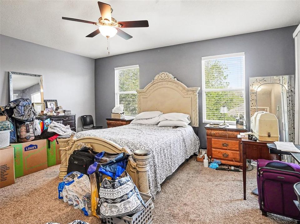 For Sale: $650,000 (6 beds, 4 baths, 4936 Square Feet)