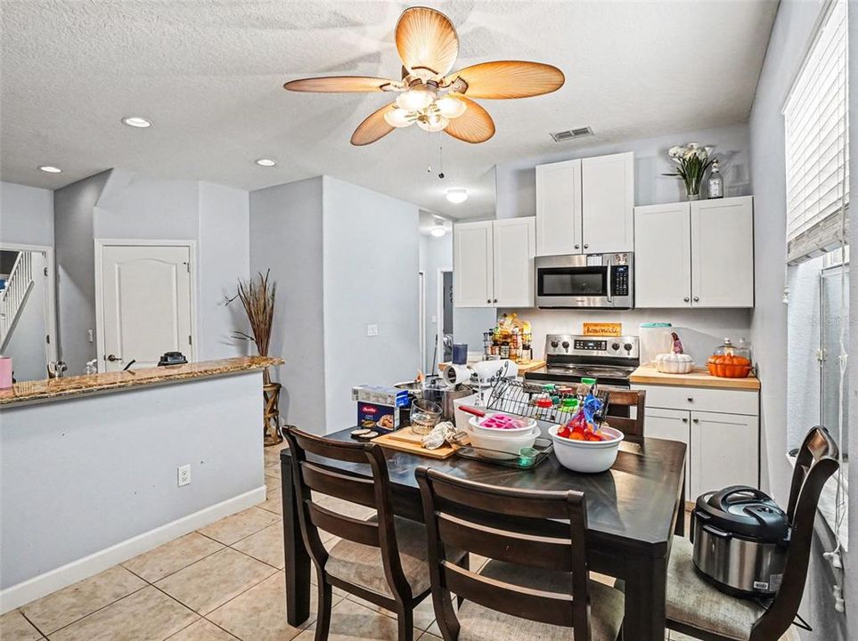 For Sale: $650,000 (6 beds, 4 baths, 4936 Square Feet)