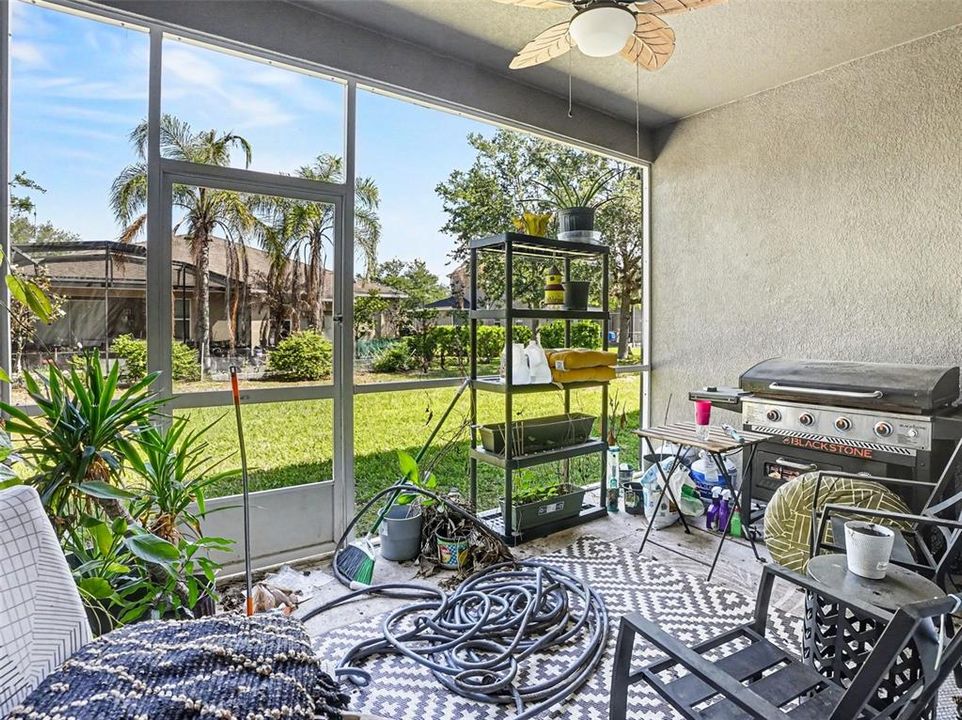 For Sale: $650,000 (6 beds, 4 baths, 4936 Square Feet)