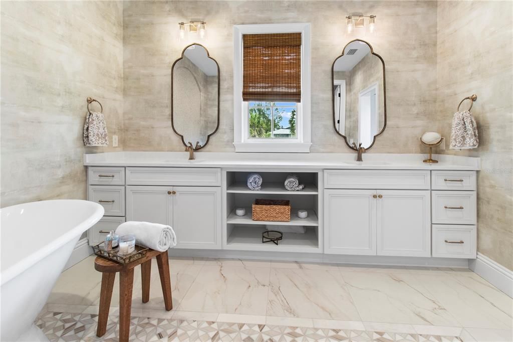 For Sale: $4,095,000 (4 beds, 4 baths, 3102 Square Feet)