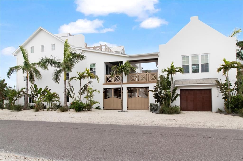 For Sale: $4,095,000 (4 beds, 4 baths, 3102 Square Feet)