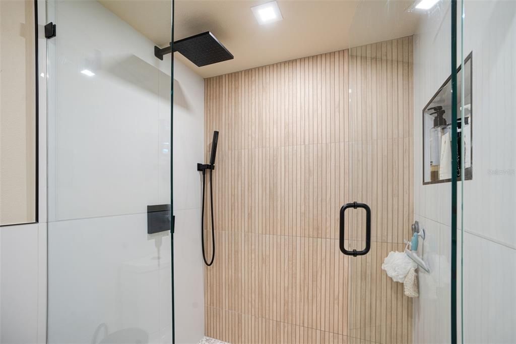 For Rent: $5,500 (2 beds, 2 baths, 1331 Square Feet)