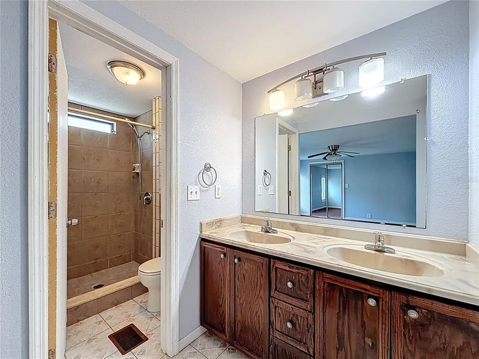 En Venta: $114,900 (2 camas, 2 baños, 1144 Pies cuadrados)
