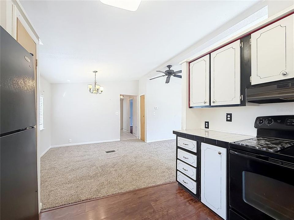 En Venta: $114,900 (2 camas, 2 baños, 1144 Pies cuadrados)