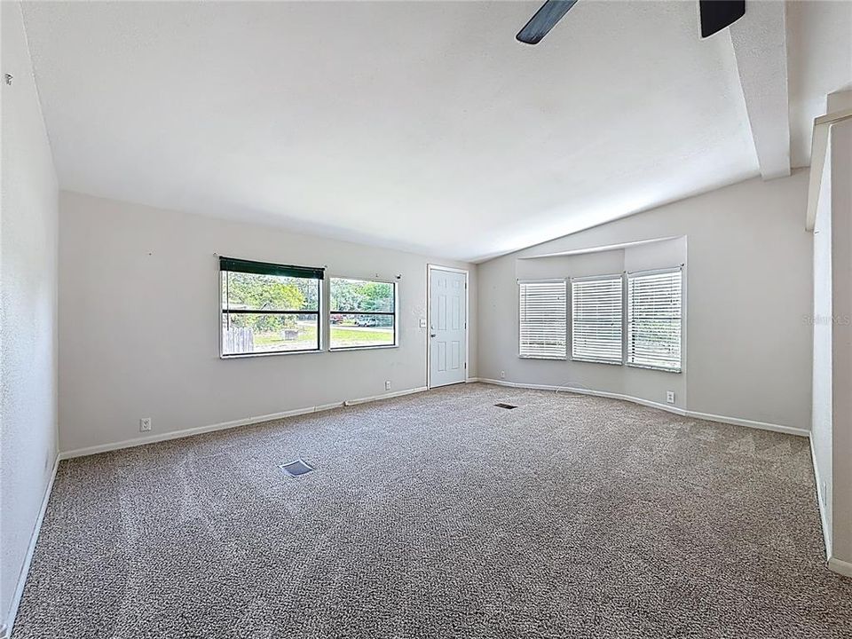 En Venta: $114,900 (2 camas, 2 baños, 1144 Pies cuadrados)