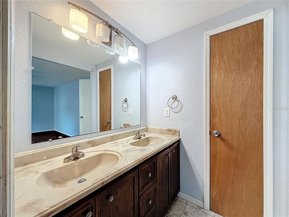 En Venta: $114,900 (2 camas, 2 baños, 1144 Pies cuadrados)