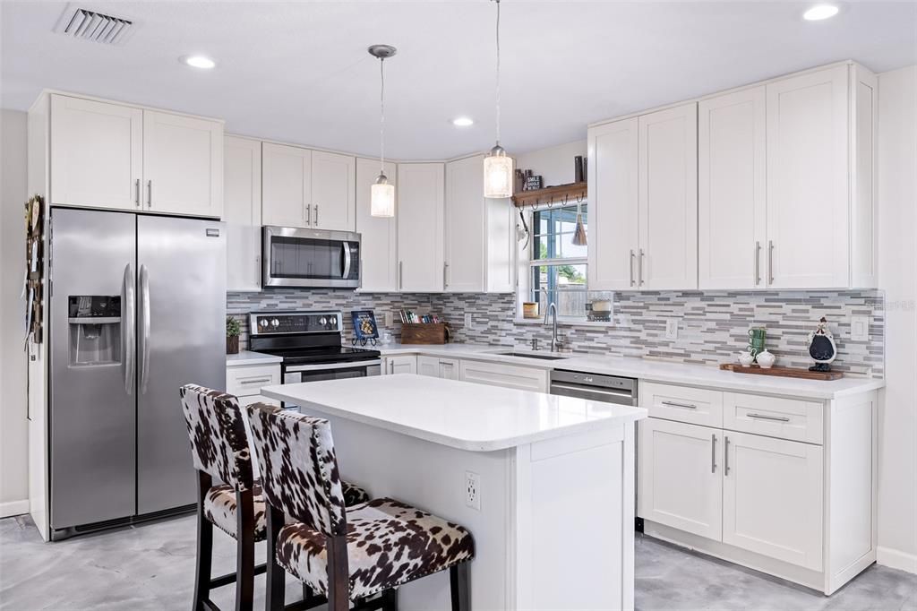 En Venta: $729,900 (4 camas, 3 baños, 2181 Pies cuadrados)