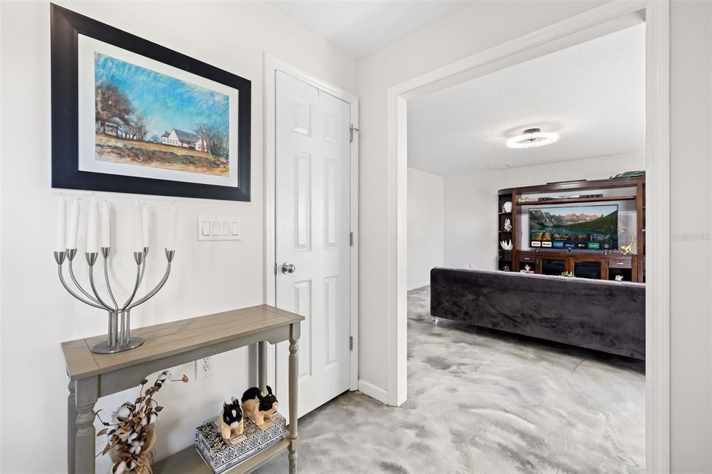 En Venta: $729,900 (4 camas, 3 baños, 2181 Pies cuadrados)