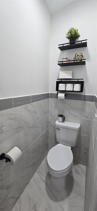 Под контрактом: $339,900 (4 спален, 3 ванн, 1664 Квадратных фут)