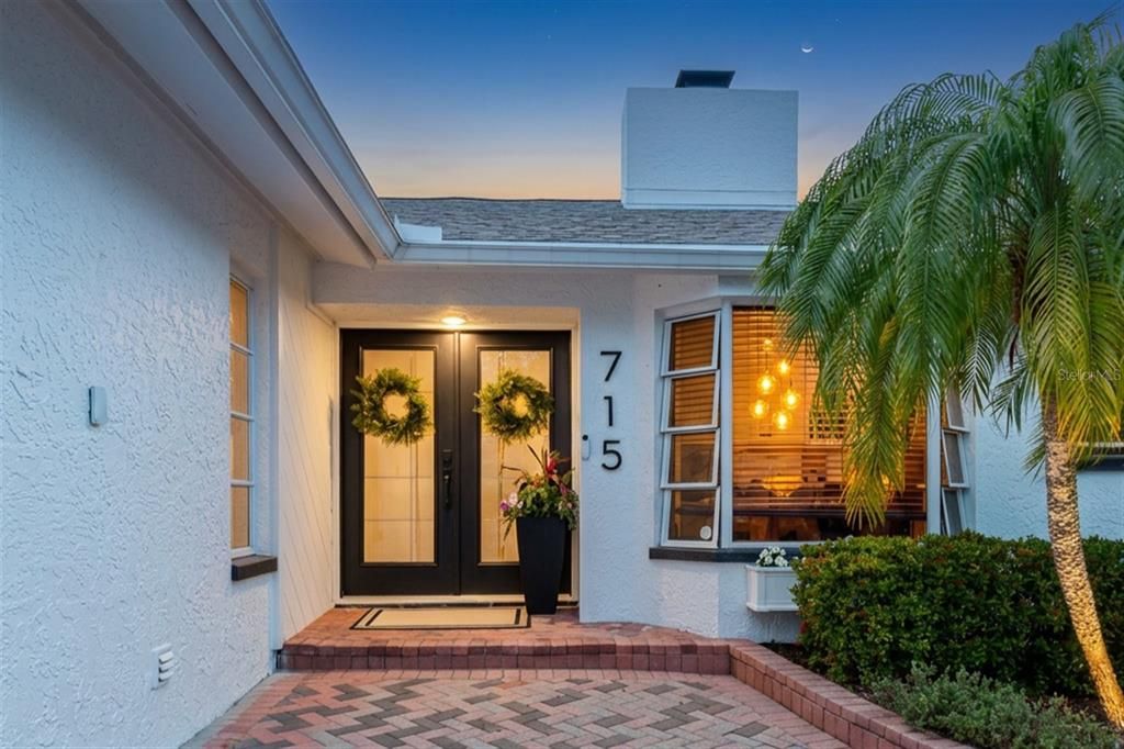 Activo con contrato: $714,900 (3 camas, 2 baños, 2668 Pies cuadrados)