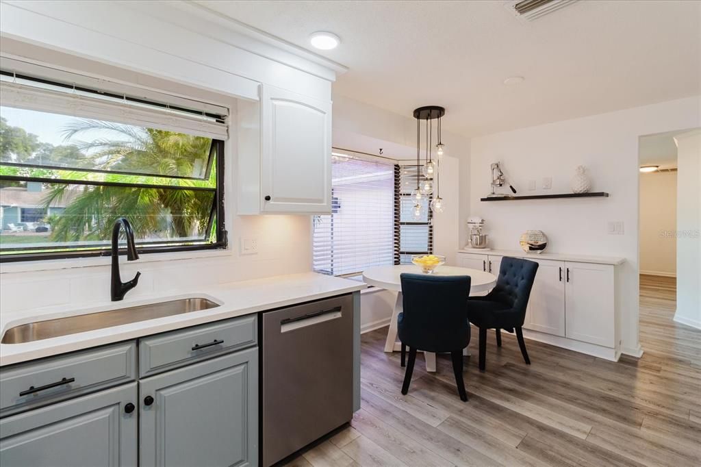 Activo con contrato: $714,900 (3 camas, 2 baños, 2668 Pies cuadrados)