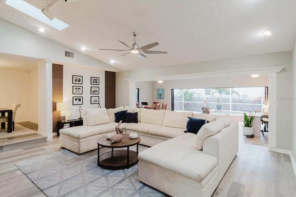 Activo con contrato: $714,900 (3 camas, 2 baños, 2668 Pies cuadrados)