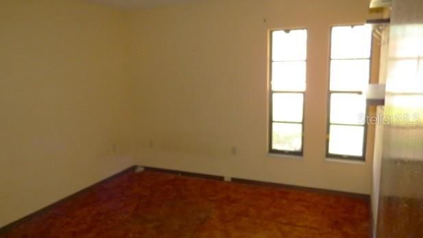 Active With Contract: $215,000 (3 beds, 2 baths, 1708 Square Feet)