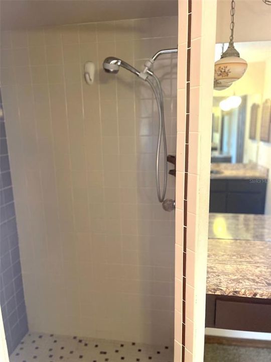 Active With Contract: $215,000 (3 beds, 2 baths, 1708 Square Feet)