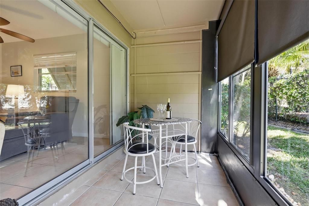 For Sale: $175,000 (2 beds, 2 baths, 897 Square Feet)