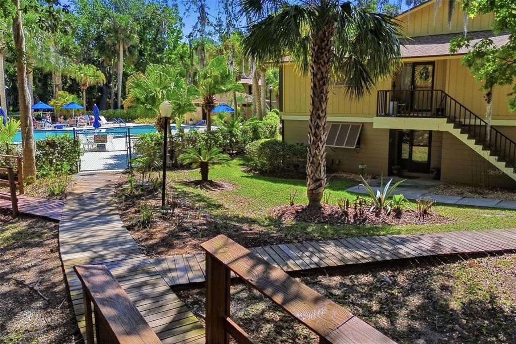 For Sale: $175,000 (2 beds, 2 baths, 897 Square Feet)