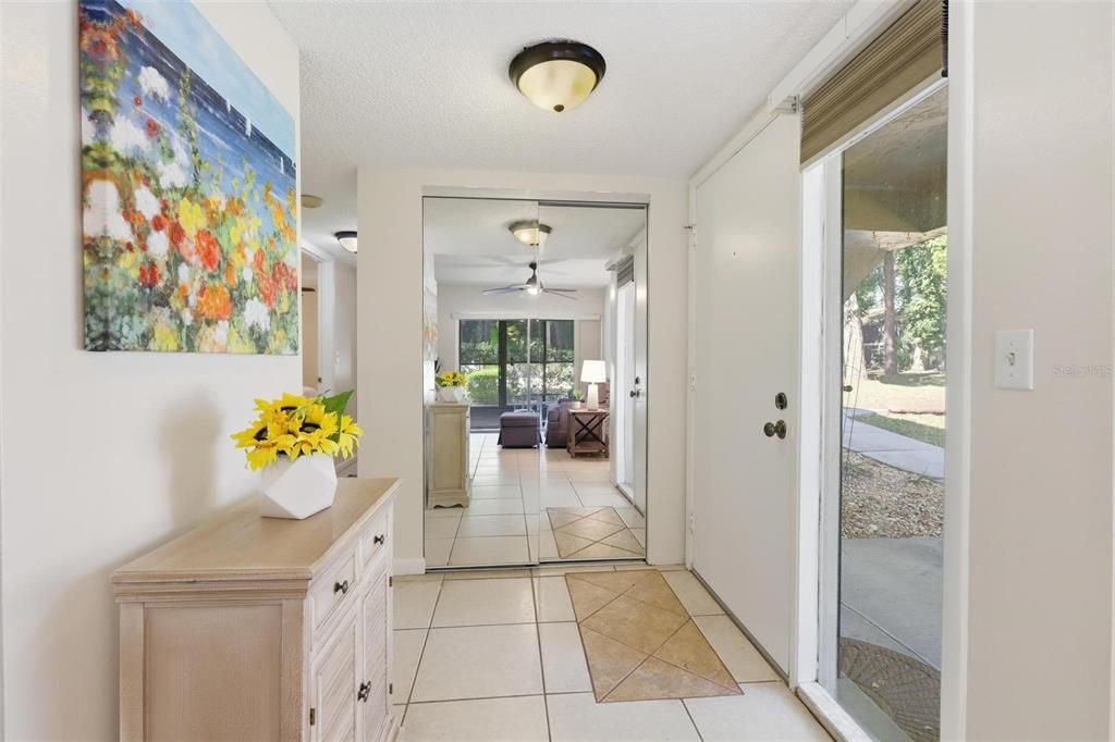 For Sale: $175,000 (2 beds, 2 baths, 897 Square Feet)