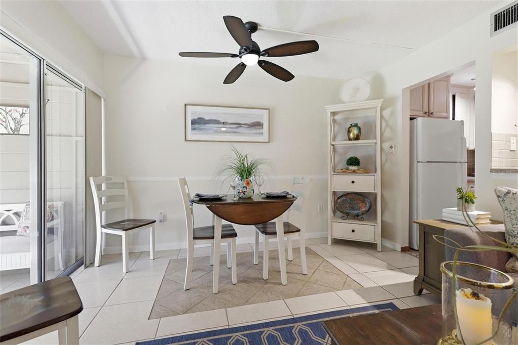 For Sale: $175,000 (2 beds, 2 baths, 897 Square Feet)