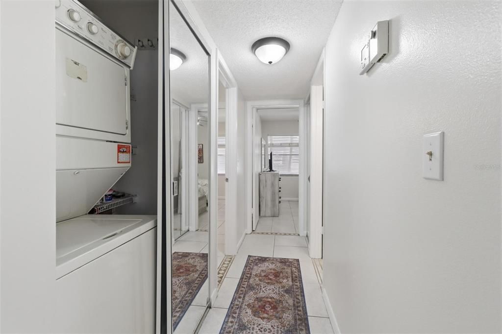 For Sale: $175,000 (2 beds, 2 baths, 897 Square Feet)