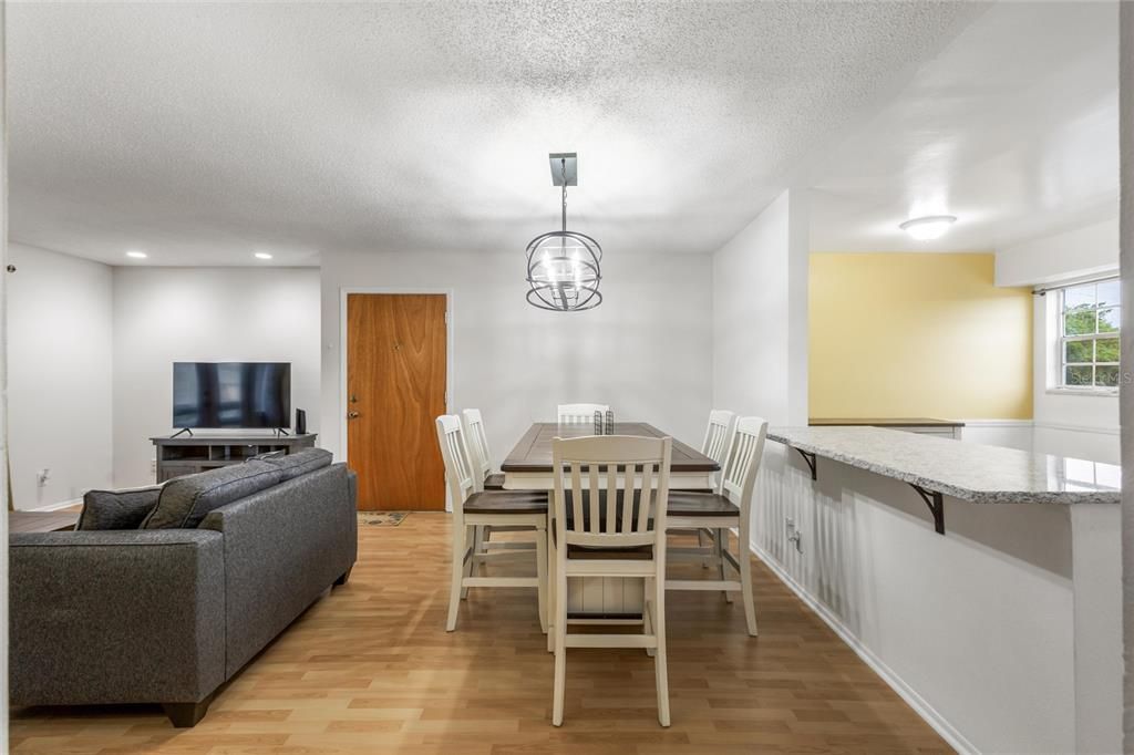 En Venta: $133,000 (2 camas, 2 baños, 1036 Pies cuadrados)