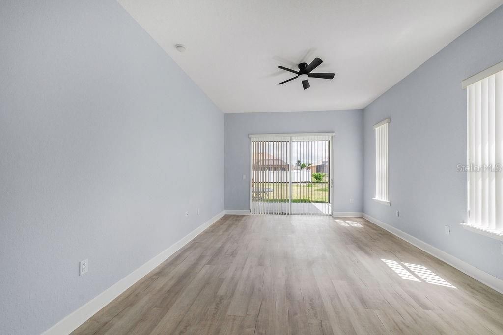En Venta: $419,000 (4 camas, 2 baños, 2639 Pies cuadrados)
