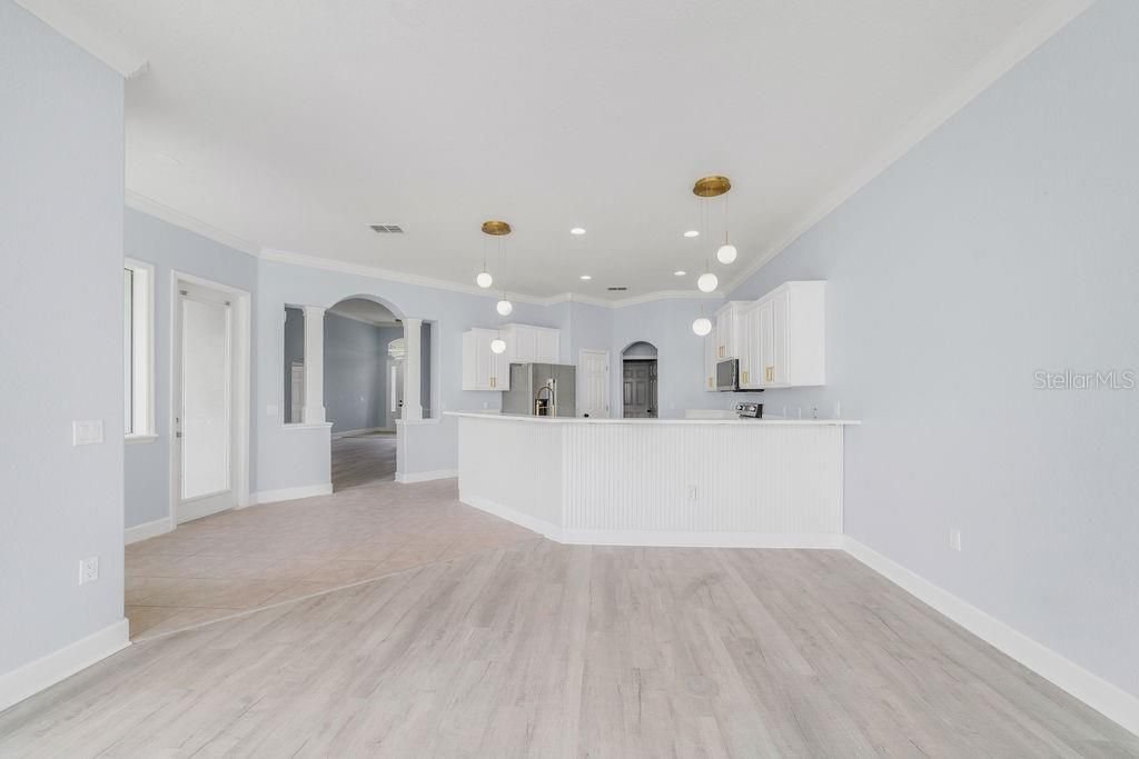 En Venta: $419,000 (4 camas, 2 baños, 2639 Pies cuadrados)