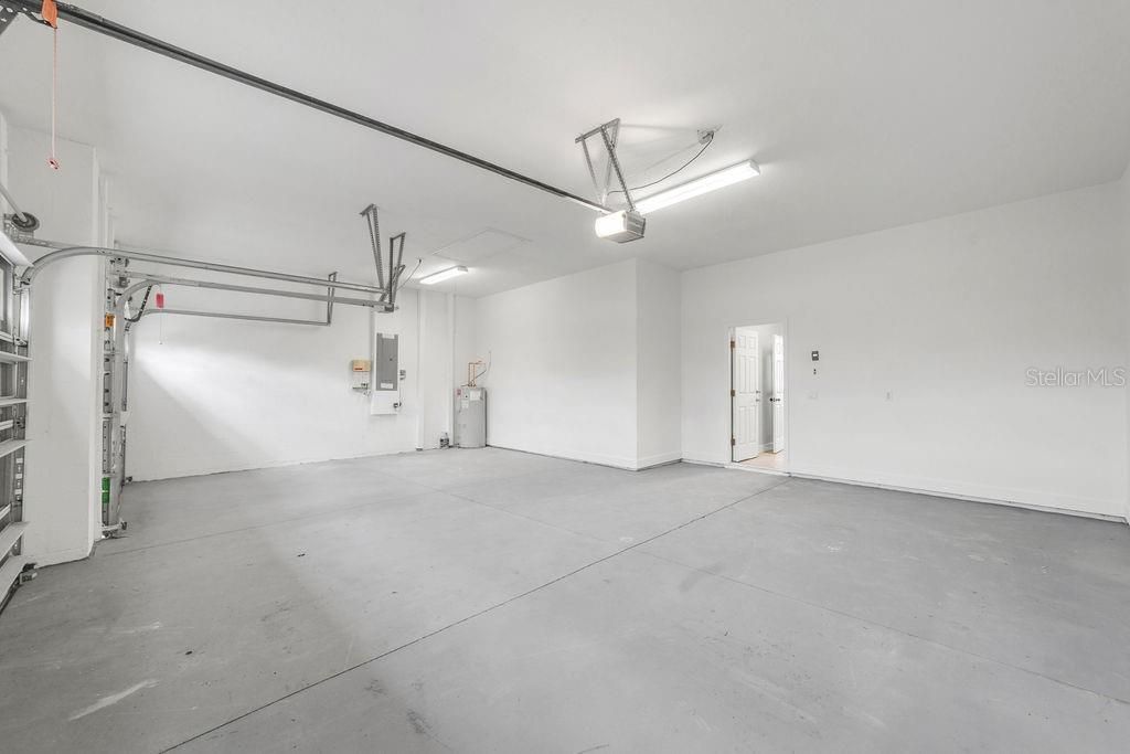 En Venta: $419,000 (4 camas, 2 baños, 2639 Pies cuadrados)